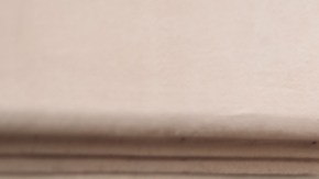 mujer en cajero automático